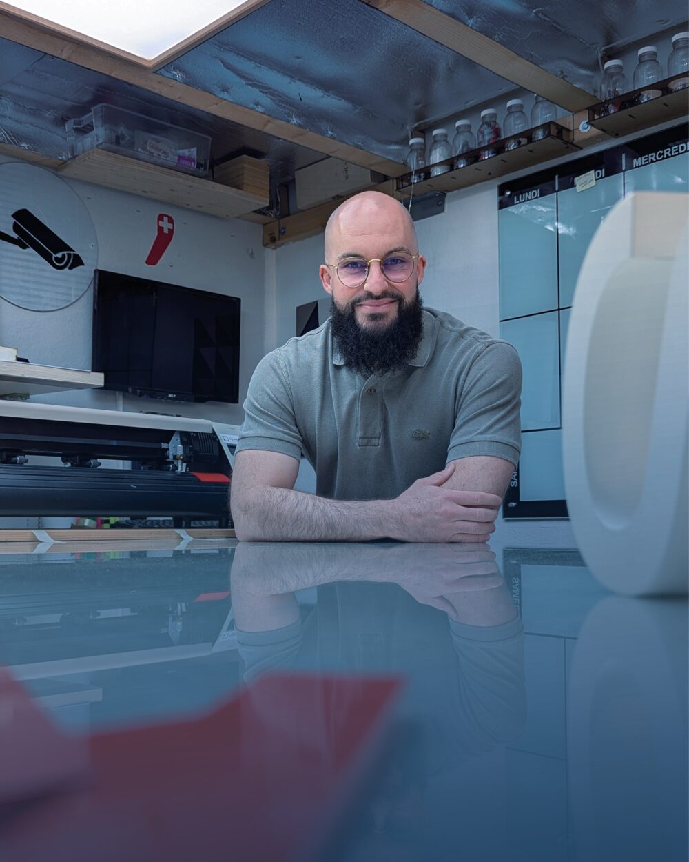 Anthony Dornier, fondateur de Markad, dans son atelier à Satigny (Genève)